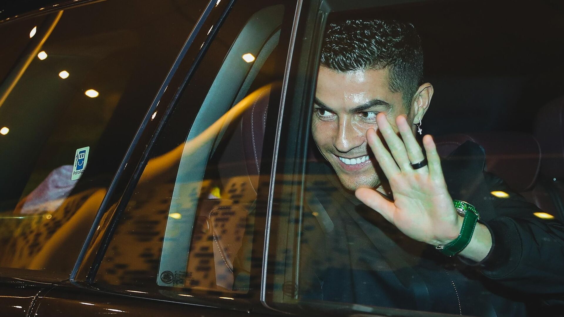 Al Nassr ile anlaşan Ronaldo imza törenine katılmak üzere Riyad’da