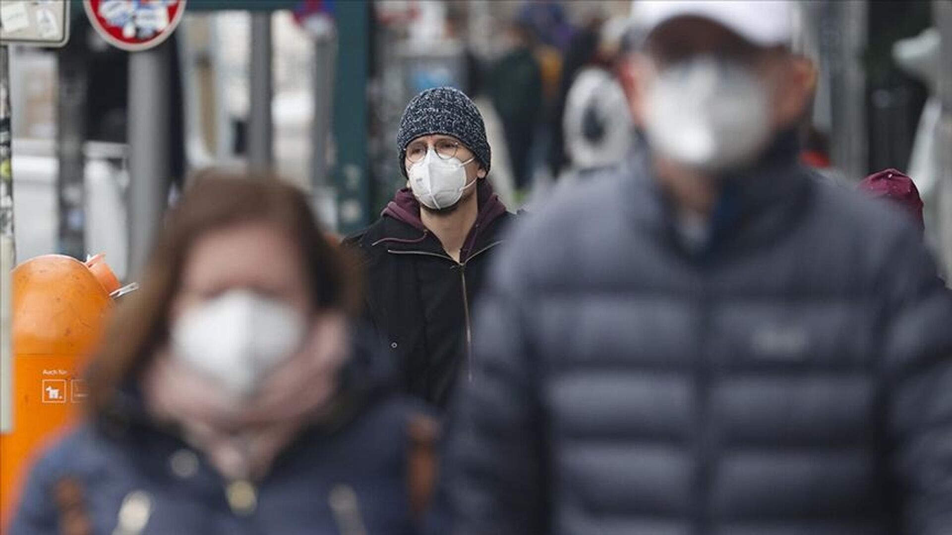 Almanya’da uzun mesafeli toplu taşımada maske zorunluluğu kaldırılıyor