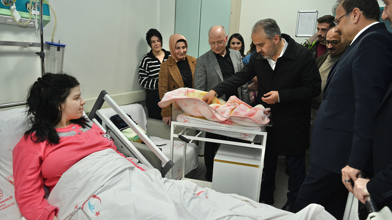 Bursa’da Yeni yılın ilk bebeği dünyaya geldi