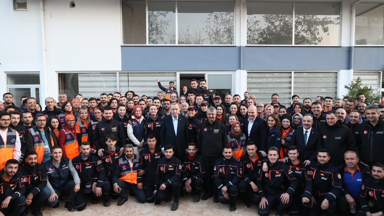 Cumhurbaşkanı Erdoğan, Antalya’da AFAD personeliyle bir araya geldi