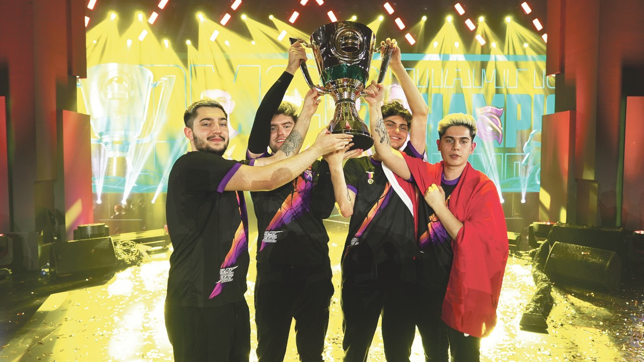 Dünya şampiyonu oldular, 10 milyon lira ile döndüler