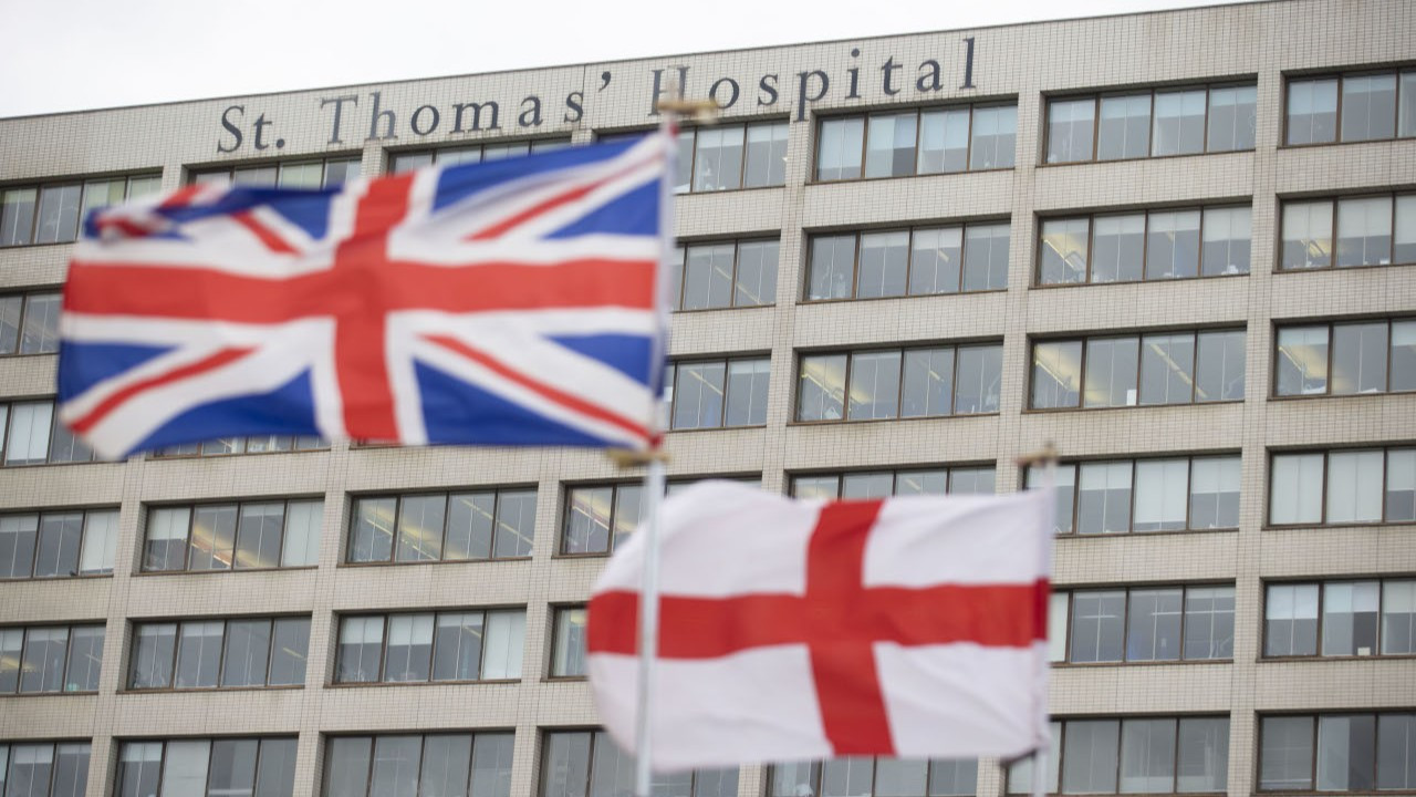 Grip salgının yaşandığı İngiltere’de ilaç krizi büyüyor