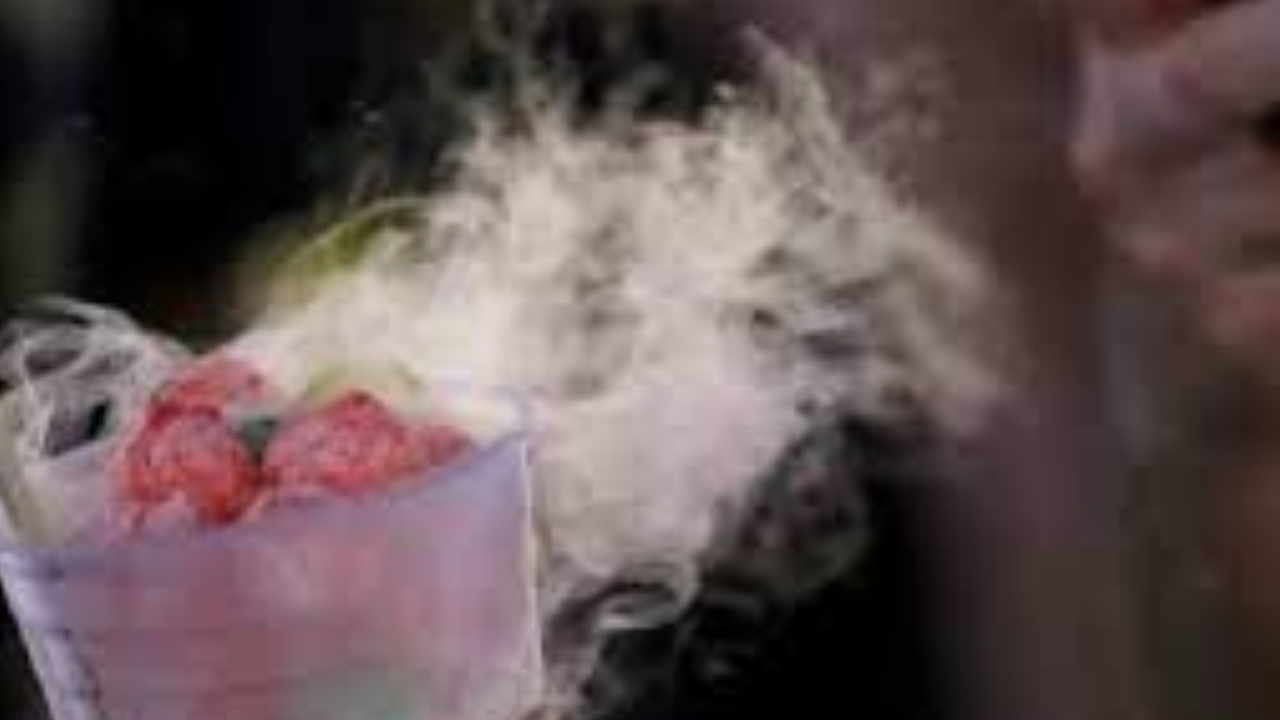 Sıvı nitrojen hastanelik etti! 25 çocuk tedavi altında