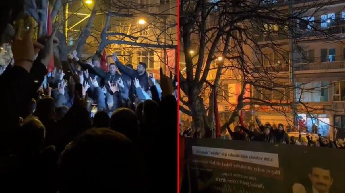 Yüzlerce kişi Sinan Ateş’in evinin önünde toplandı! Bozkurt işareti yapıp “İntikam” sloganı attılar