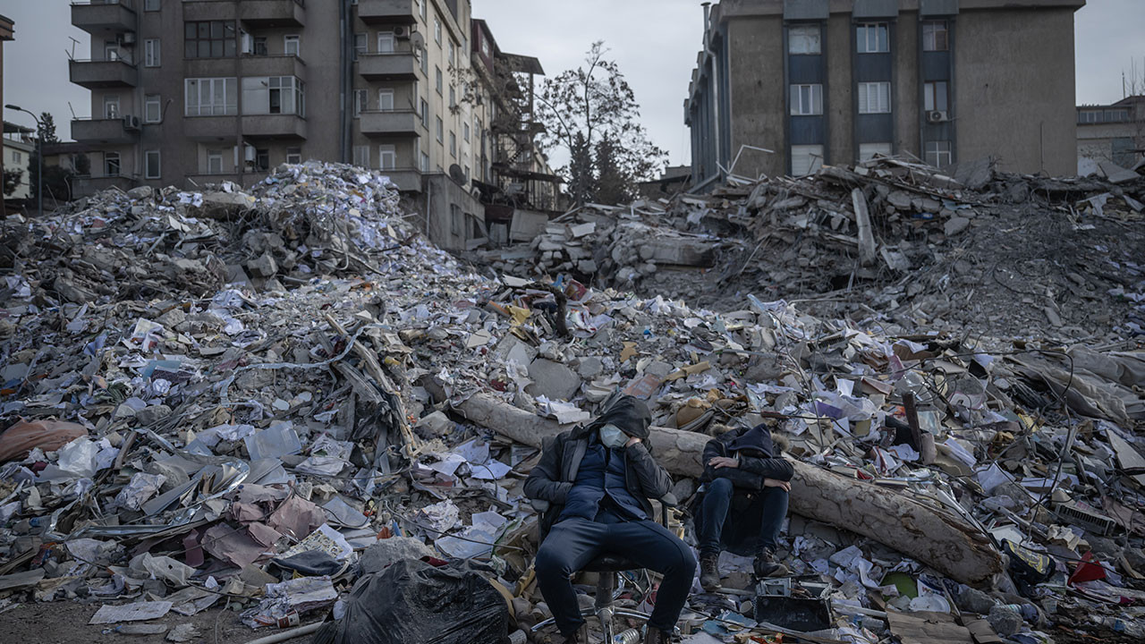 “110 milyon tonluk enkazın depolama alanları doğru belirlenmeli”