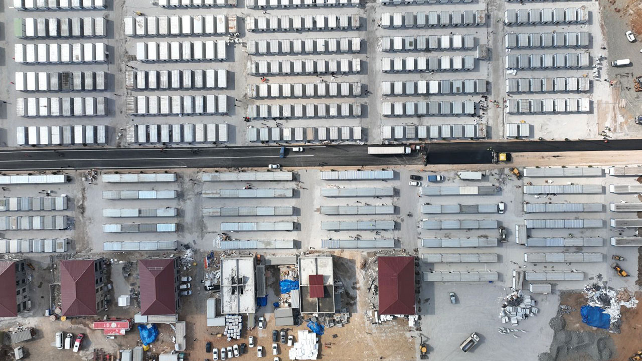 3 bin depremzede, Kalyon Konteyner Kent’e yerleşmeye başladı