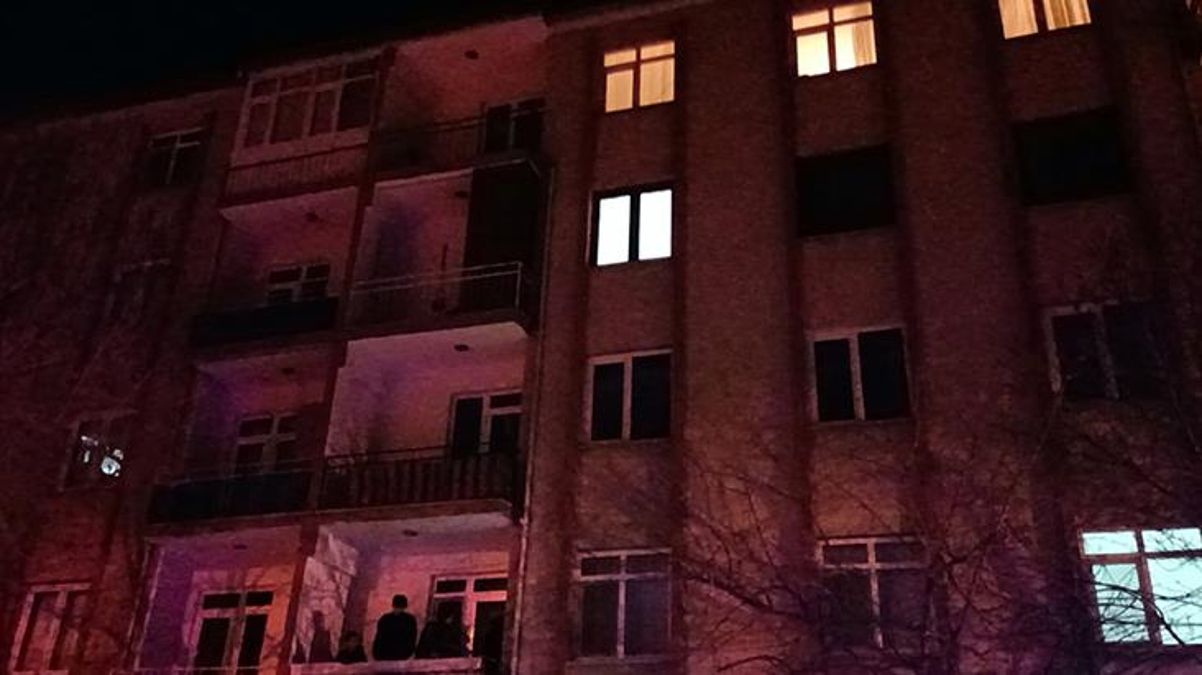 65 yaşındaki kadın, komşularının kötü koku ihbarı yaptığı evinde ölü bulundu