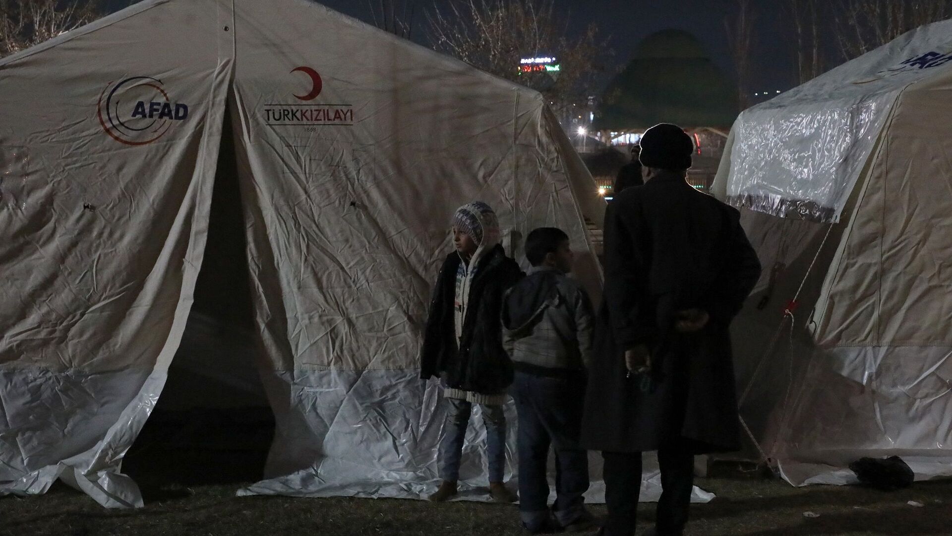 AHBAP: Kızılay ile 2 bin 50 adet çadır için sözleşme yaptık, deprem bölgesine gönderdik