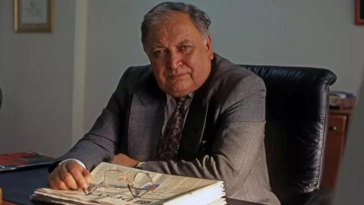 Basınımızda dayanışmanın öncü ismi Nezih Demirkent’i saygıyla anıyoruz