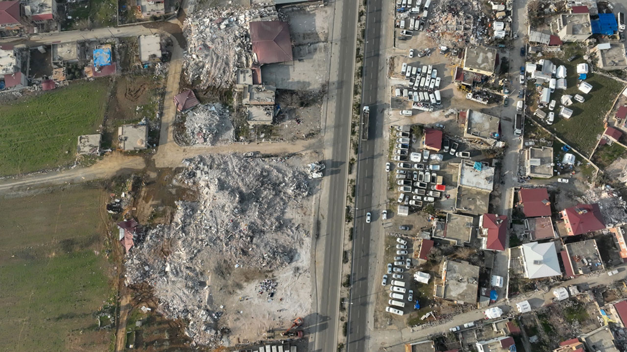 Belediye başkanından çağrı: Müteahhitlerin sıkı denetlenmesi gerekiyor