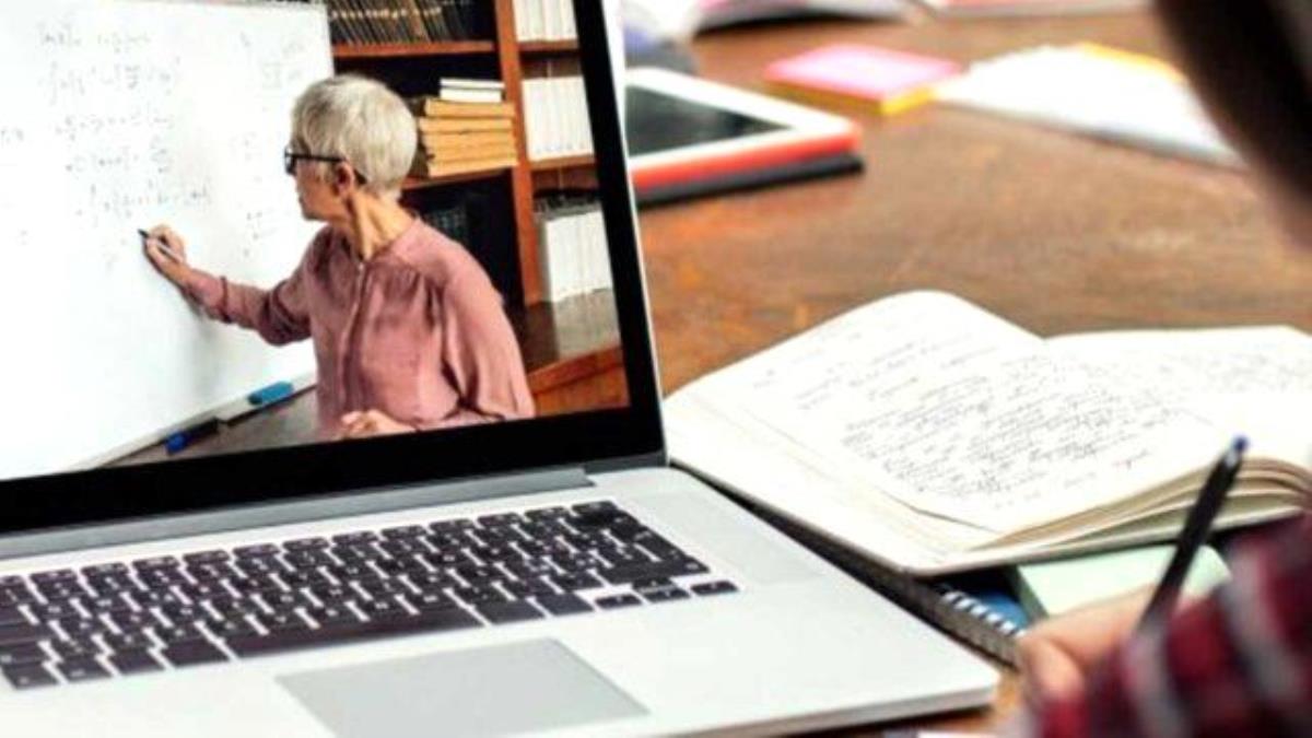 Cumhurbaşkanı açıkladı: Üniversiteler uzaktan eğitime geçiyor