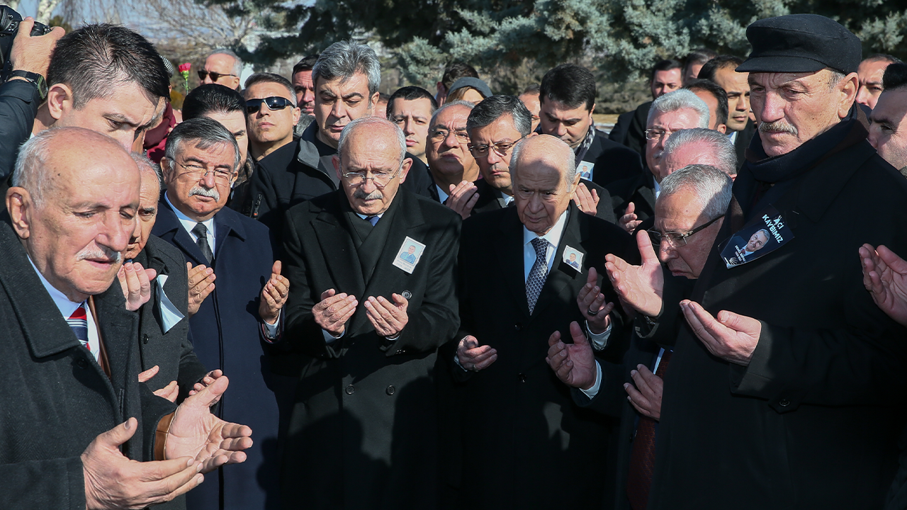 Deniz Baykal son yolculuğuna uğurlandı