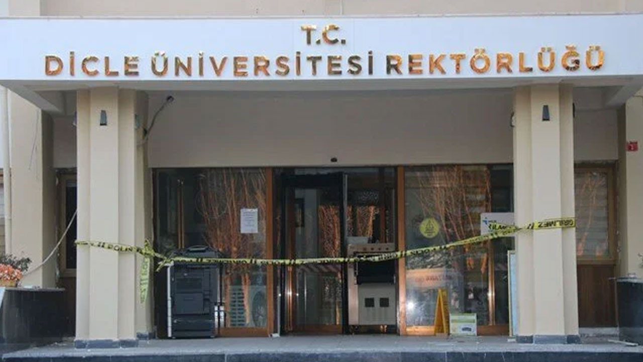 Depremden etkilenen Dicle Üniversitesi rektörlük binası boşaltıldı