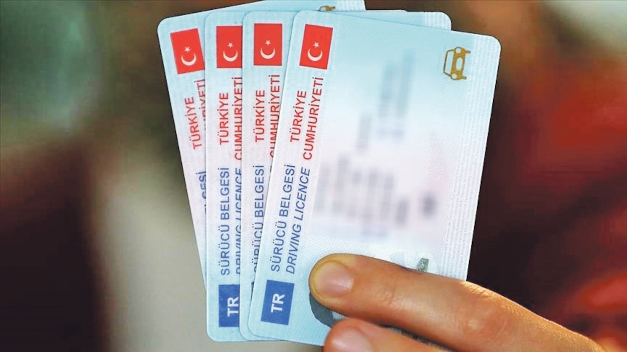 Dikkat! Bakanlık’tan SMS’li ‘ehliyet’ uyarısı