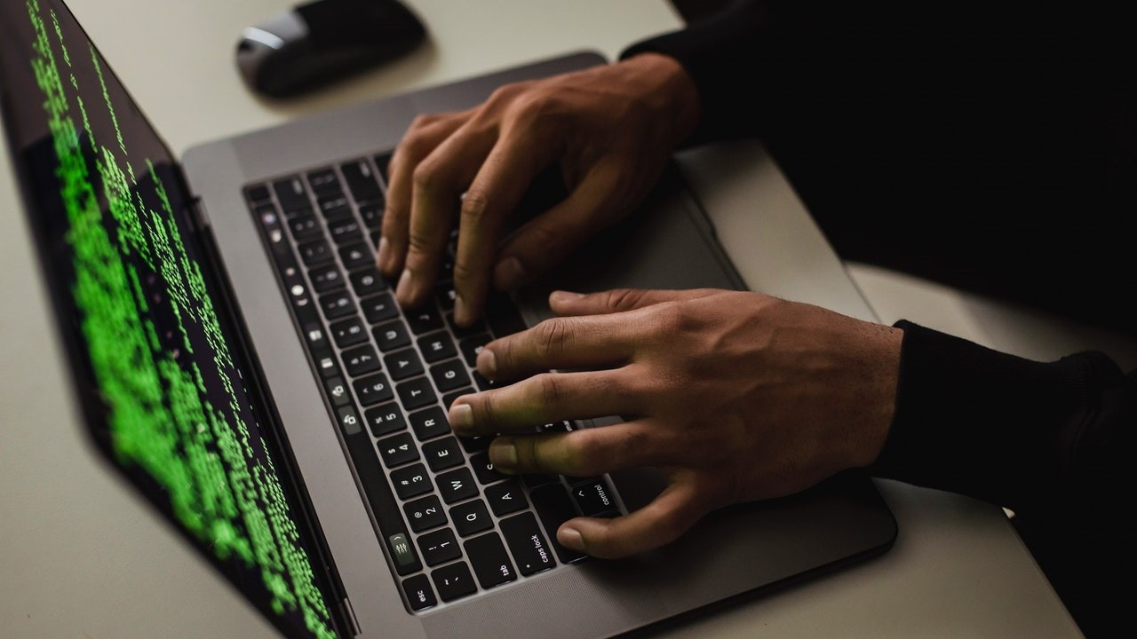 Dolandırıcılar, depremzedeyi “Biz dolandırıcıyız” diyerek uyardı