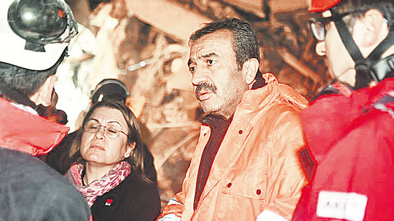 “Eski deprem yönetmeliğine göre yapılan binalar yıkıldı”