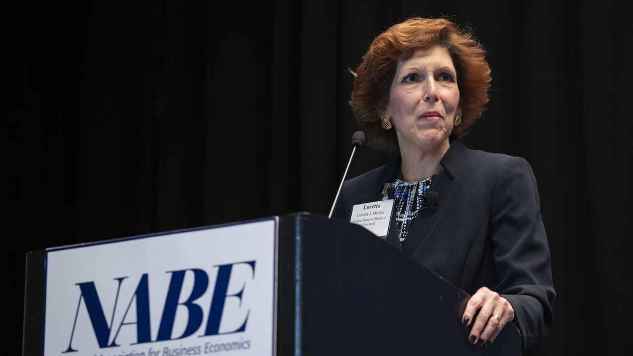 Fed yetkilisi Loretta Mester’dan faiz için yüzde 5 mesajı