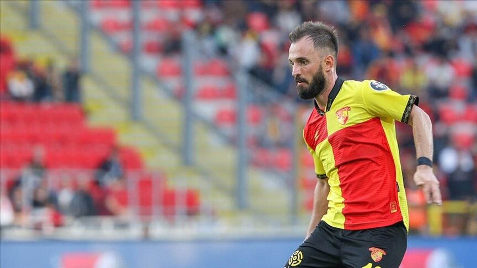 Geçen ay CF Intercity ile sözleşme imzalayan Emre Çolak futbolu bıraktığını açıkladı: Ölüm var