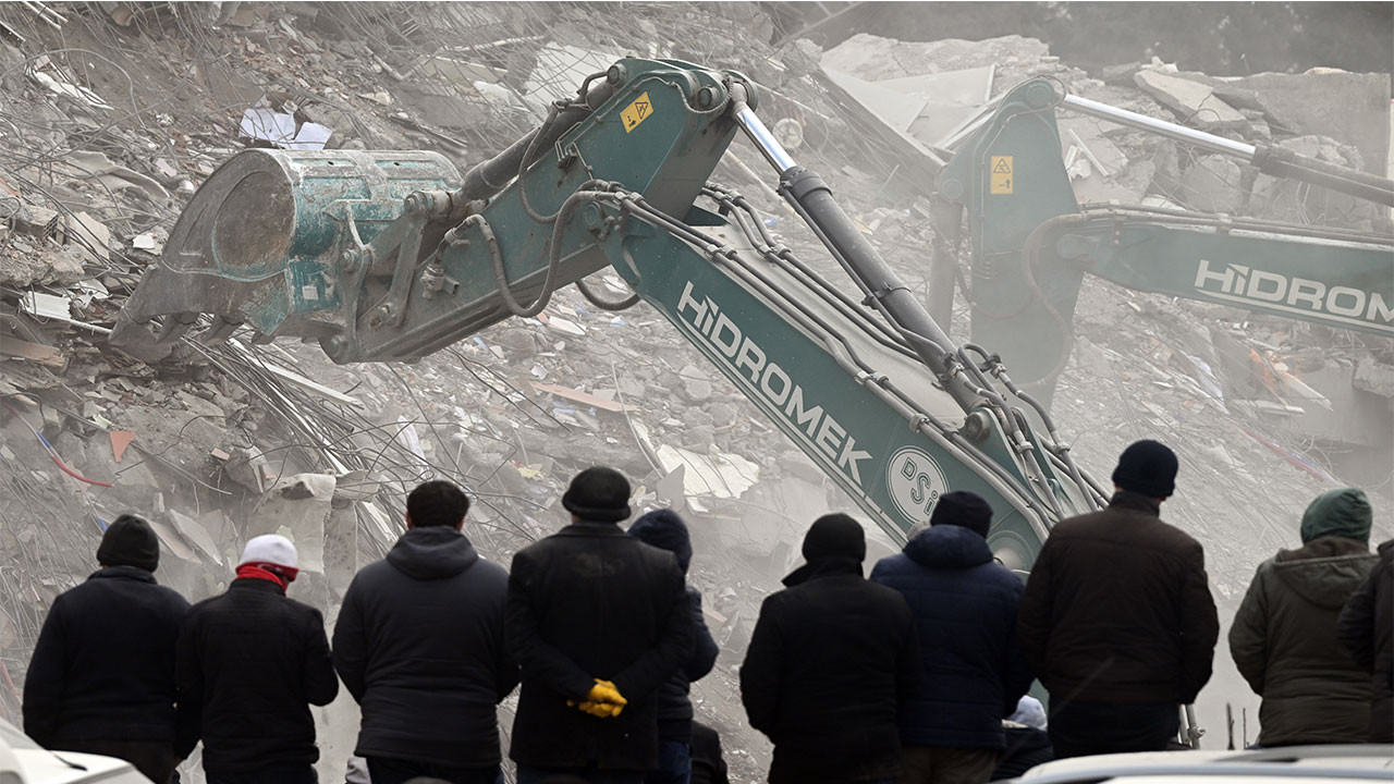 Halkbank’tan deprem bölgesindeki çalışanlarına ‘afet’ yardımı