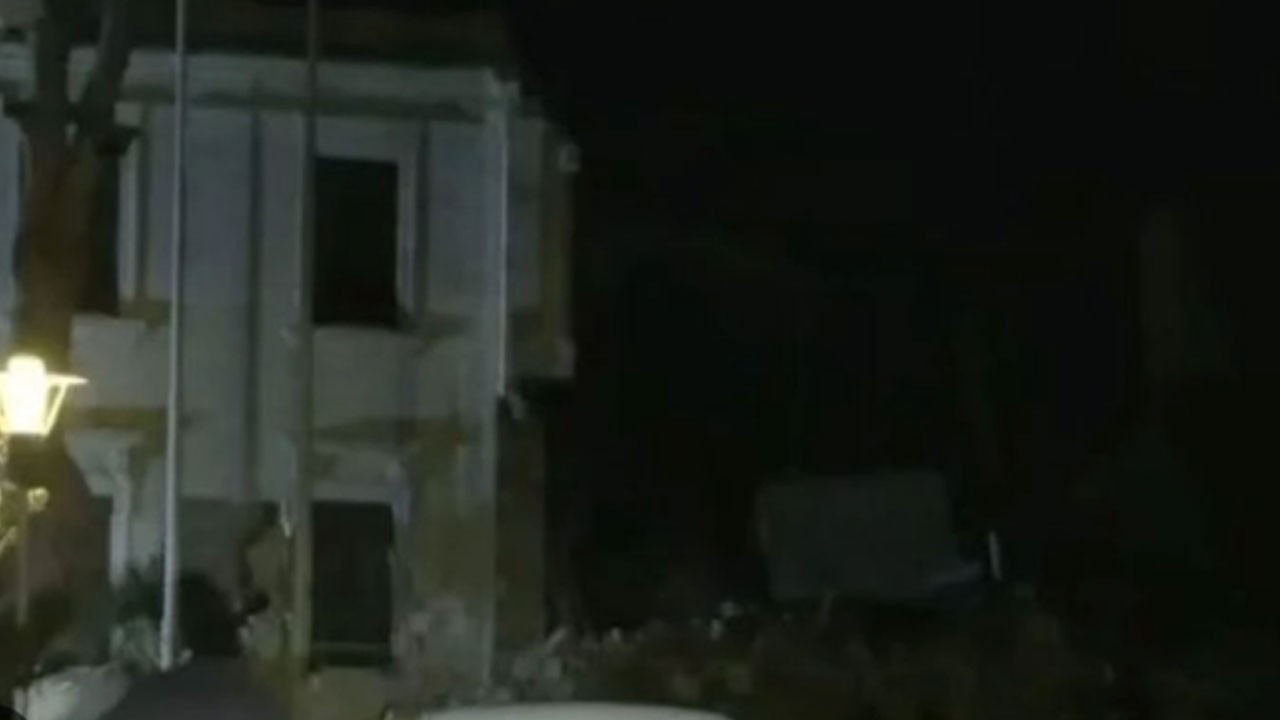 Hatay Valilik Binası ağır hasar gördü