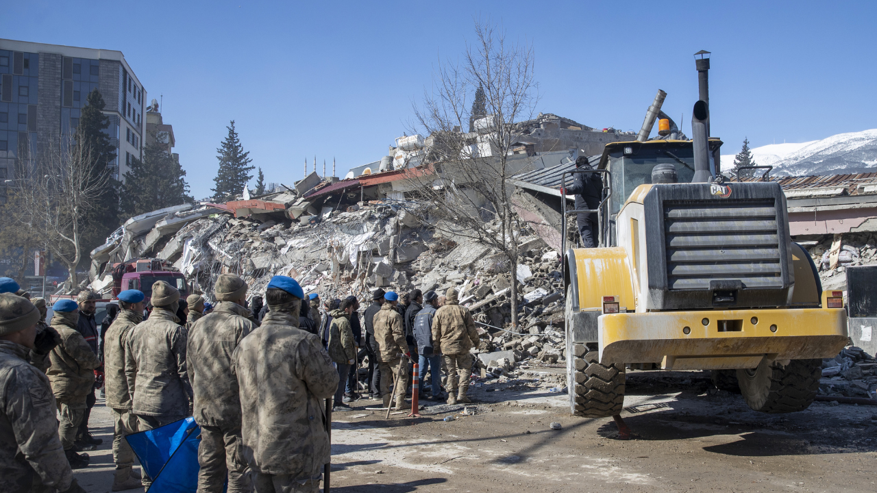 IC Holding ve IC Vakfı,  1200 gönüllü ile hayat kurtarıyor