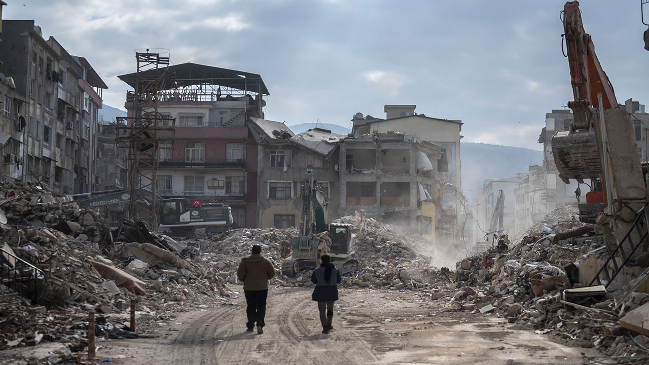 İl il hasar tespit çalışması: 105 bin bina ağır hasarlı veya yıkık