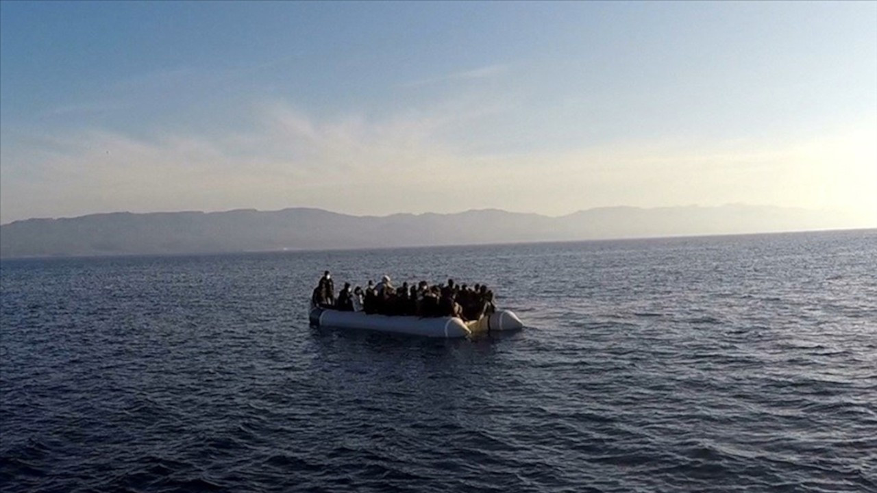 İtalya açıklarında batan teknede 43 düzensiz göçmen yaşamını yitirdi