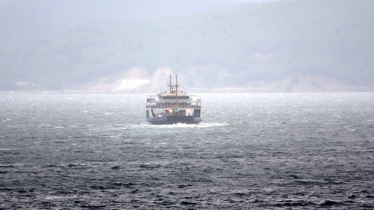 İzmir’de vapur seferleri hava muhalefeti nedeniyle iptal edildi