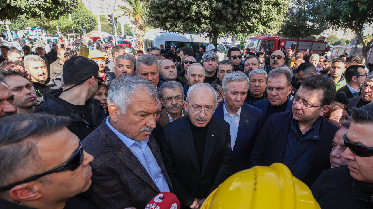 Kılıçdaroğlu ve Belediye Başkanları deprem bölgesinde