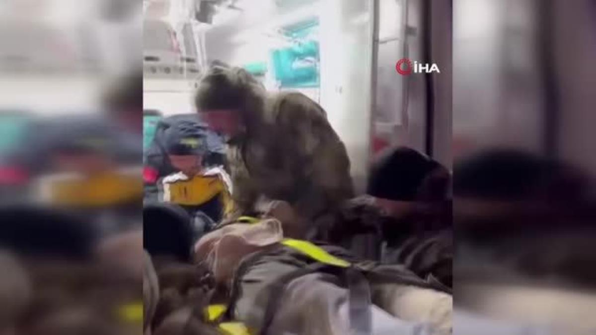 Niğde UMKE ekiplerinden enkaz altındaki vatandaşa hayat eli: “uyuma bekle” diyerek eline tuttu