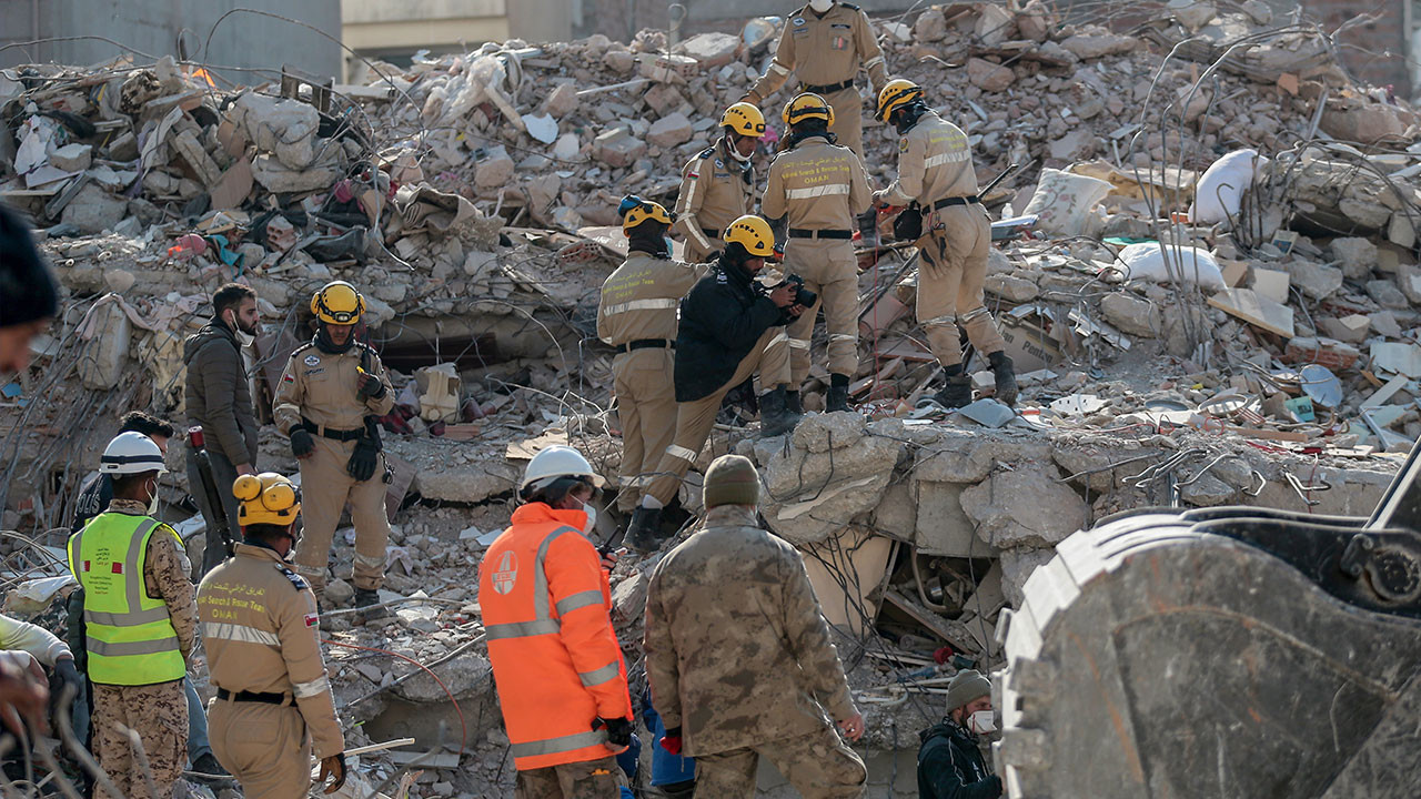 Özçelik-İş’ten depremden etkilenen 7 bin üyesine nakdi destek