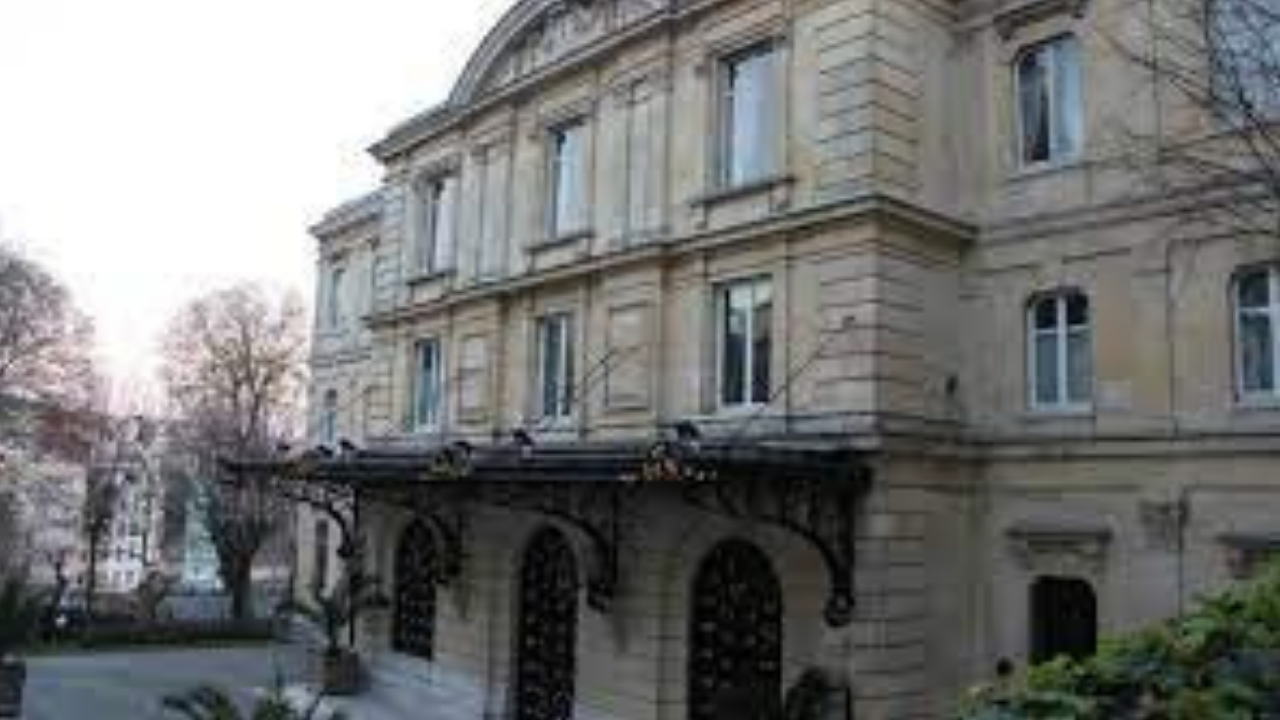 Pierre Loti Lisesi ‘güvenlik’ gerekçesiyle kapatıldı