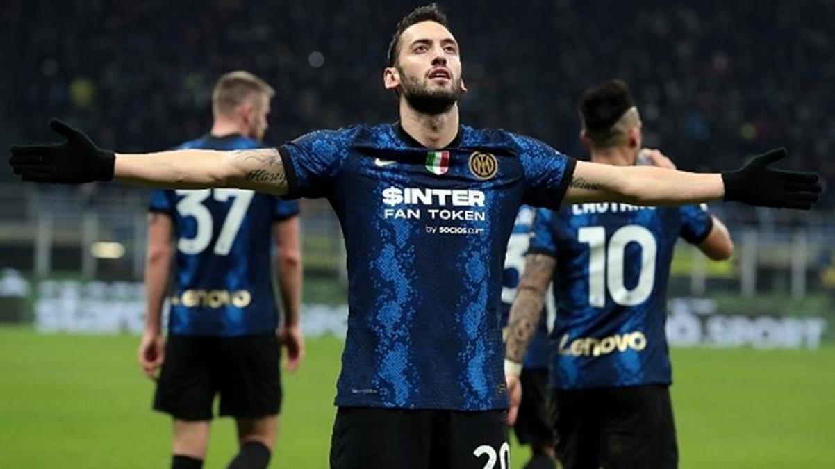 Premier Lig’e gitmezse, Türkiye’ye geliyor! Hakan Çalhanoğlu tuttuğu takımın formasını giyecek