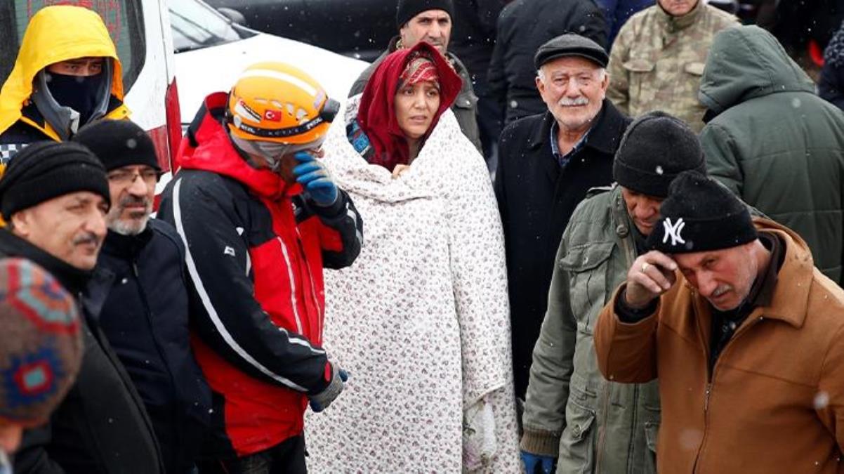Son Dakika: Depremde hayatını kaybedenlerin sayısı 39 bin 672’ye yükseldi
