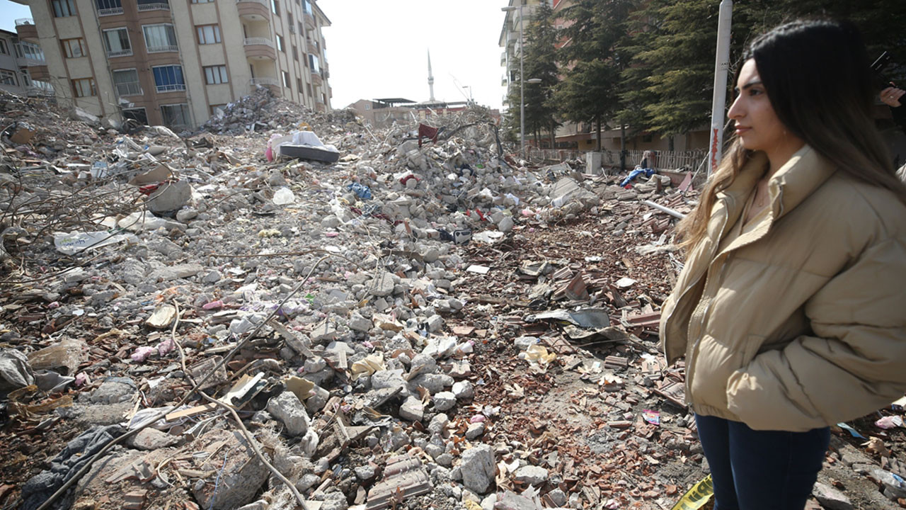 “Takma diş” ikinci depremde enkaz altında kalmaktan kurtardı