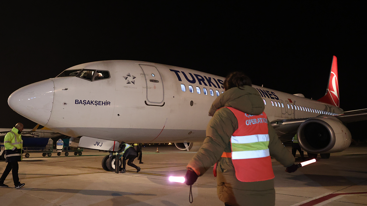 THY 296 bin 819 kişiyi tahliye etti