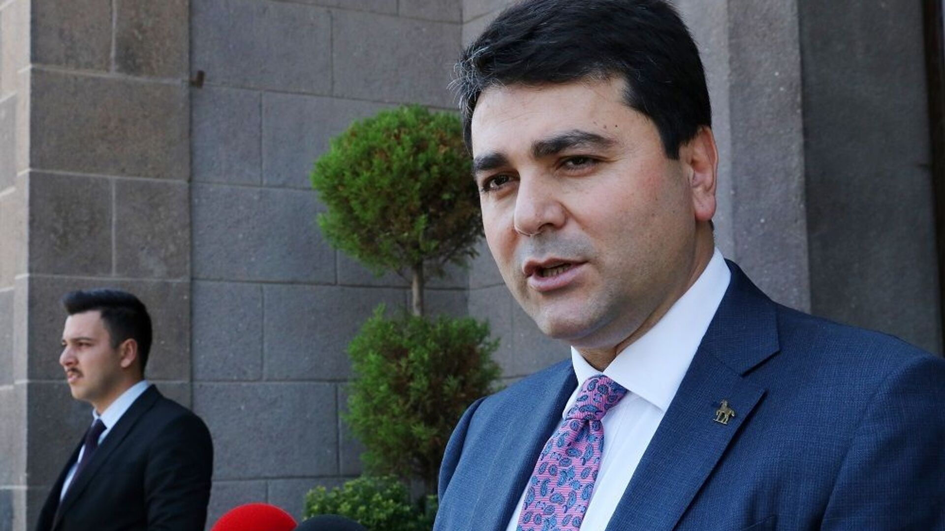 Uysal: Özdağ’ın saldırılarına karşı çok yanlış bir örnek üzerinden cevap verdiğimden dolayı üzgünüm