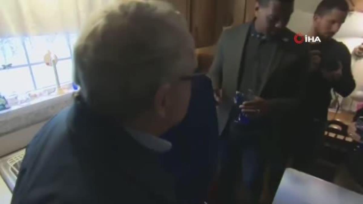 Validen kimyasal sızıntının olduğu bölgede musluk suyu içerek “güvenli” mesajı