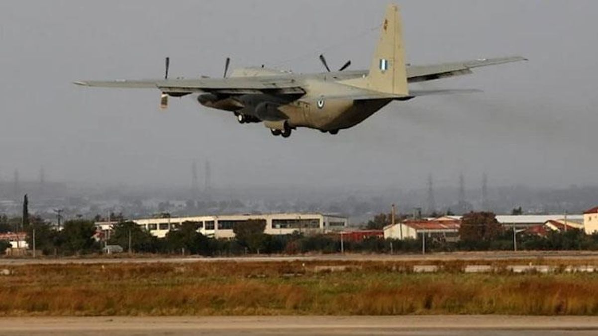 Yunanistan yardımlarına devam ediyor! 5 uçak Türkiye’ye insani yardım malzemesi getirecek