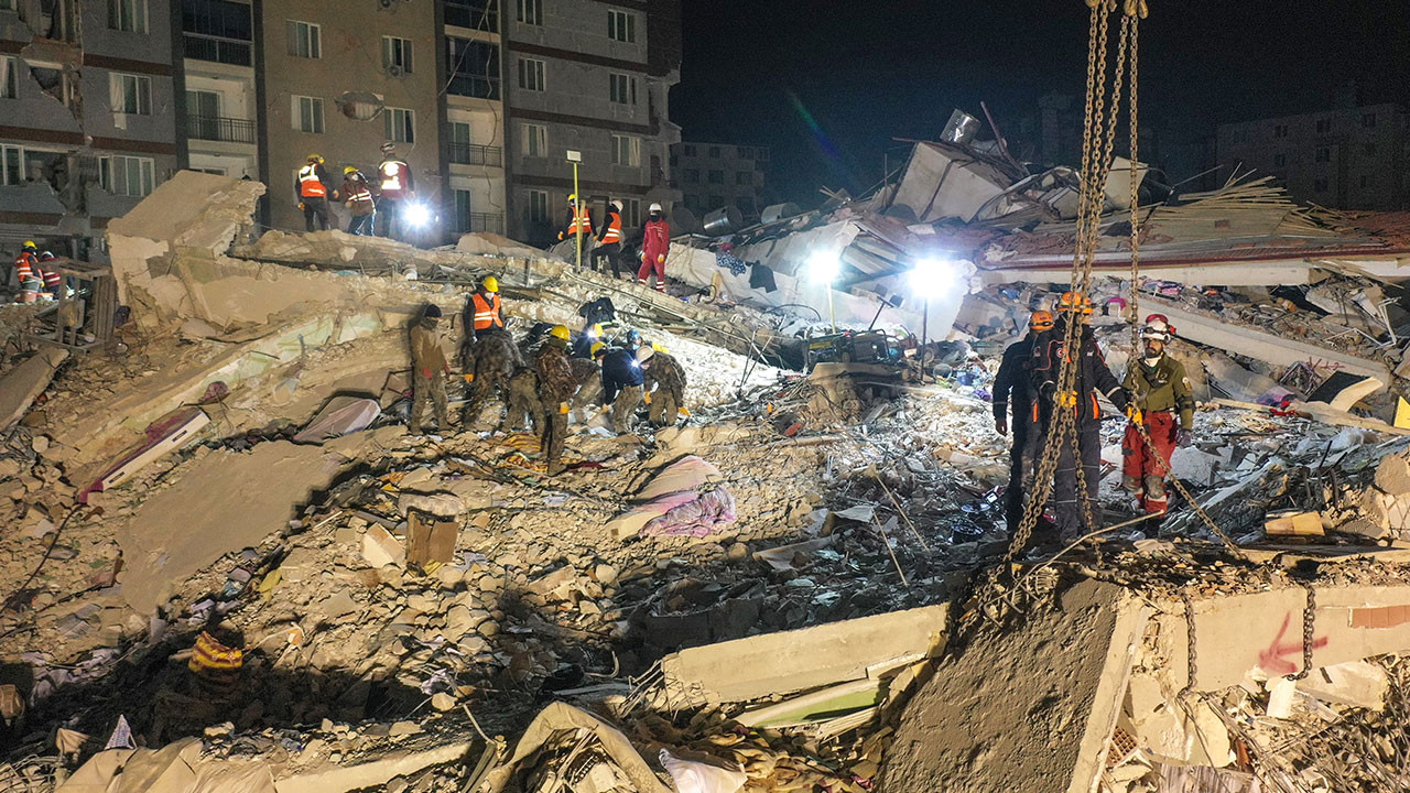 Yürek burkan hikaye: ABD’li çift depremde el ele öldü
