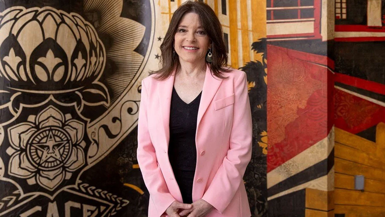 ABD’li yazar Marianne Williamson, 2024 başkanlık seçimlerine aday
