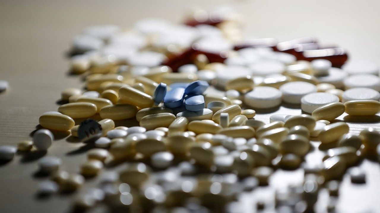 CHP’li Emir’den Bakan Koca’ya altı soru: Kanser ilaçları neden bulunamıyor?