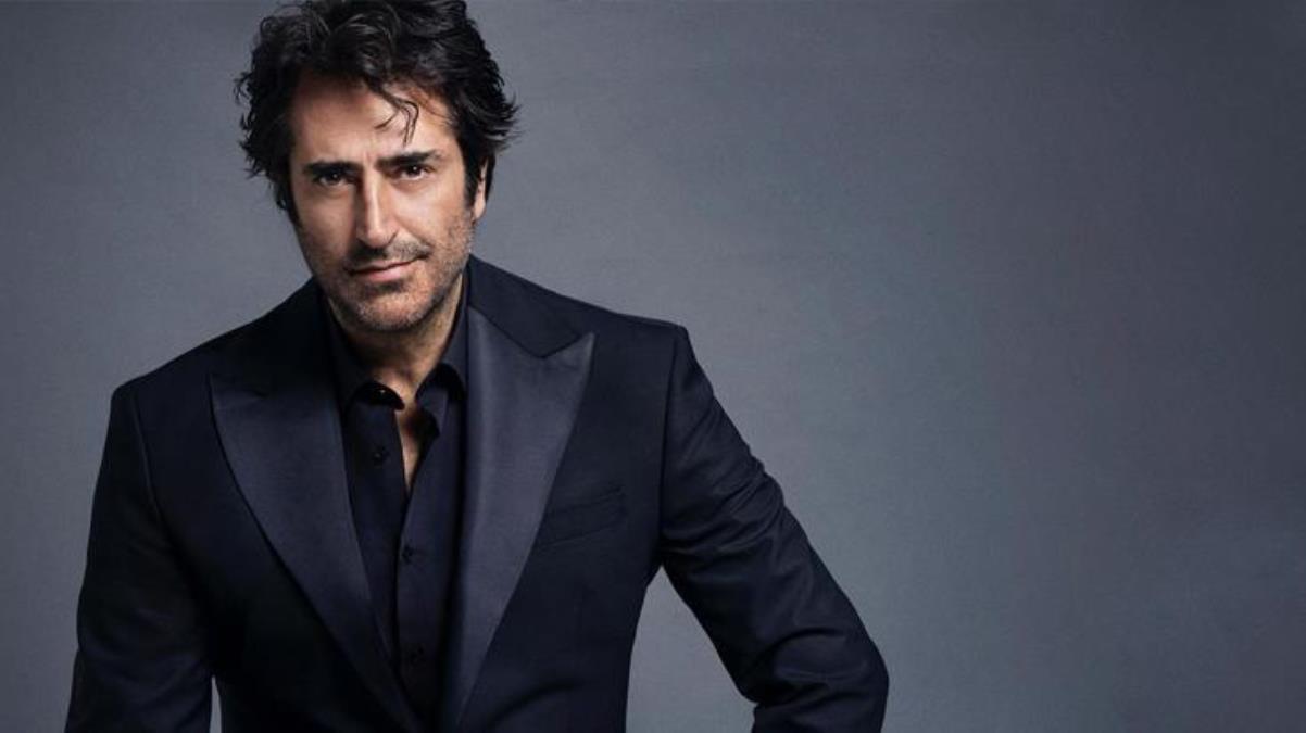 Deprem bölgesinde olan Mahsun Kırmızıgül isyan etti: Mezarı bekleyen ölüler varken siyaseti bırakın