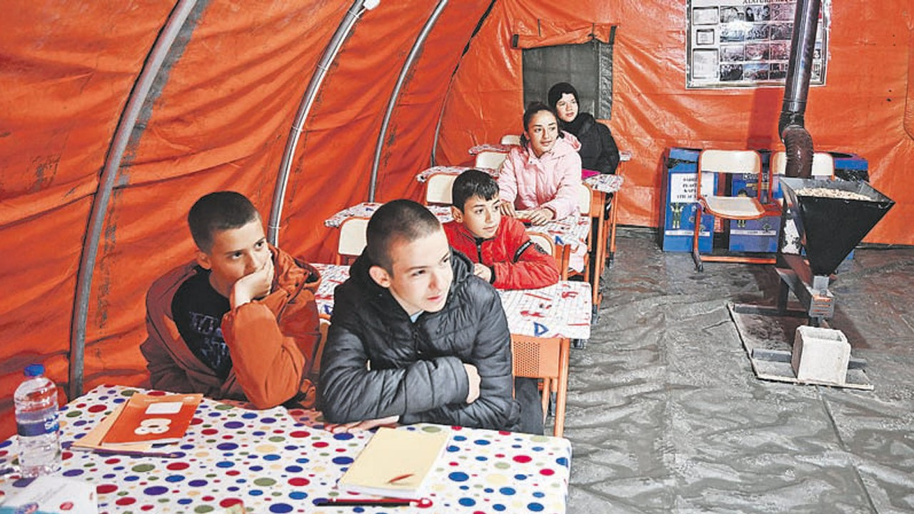 Depremzede öğrencilere ‘ücretsiz’ erişim hakkı