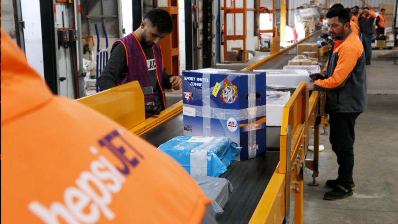 Hepsiburada deprem bölgesine lojistik destek sağlıyor