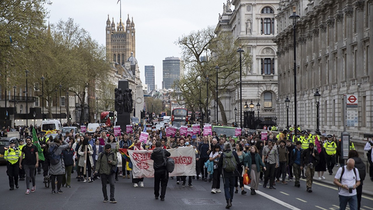 İngiltere düzensiz göçmenleri Ruanda’ya gönderme hazırlığında