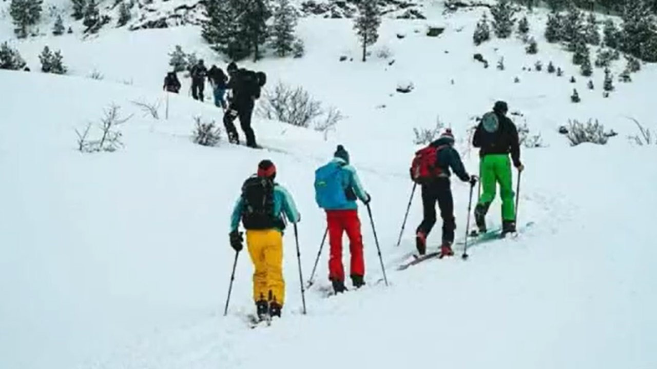 Kayak yapanların üzerine çığ düştü: Ölü ve yaralılar var