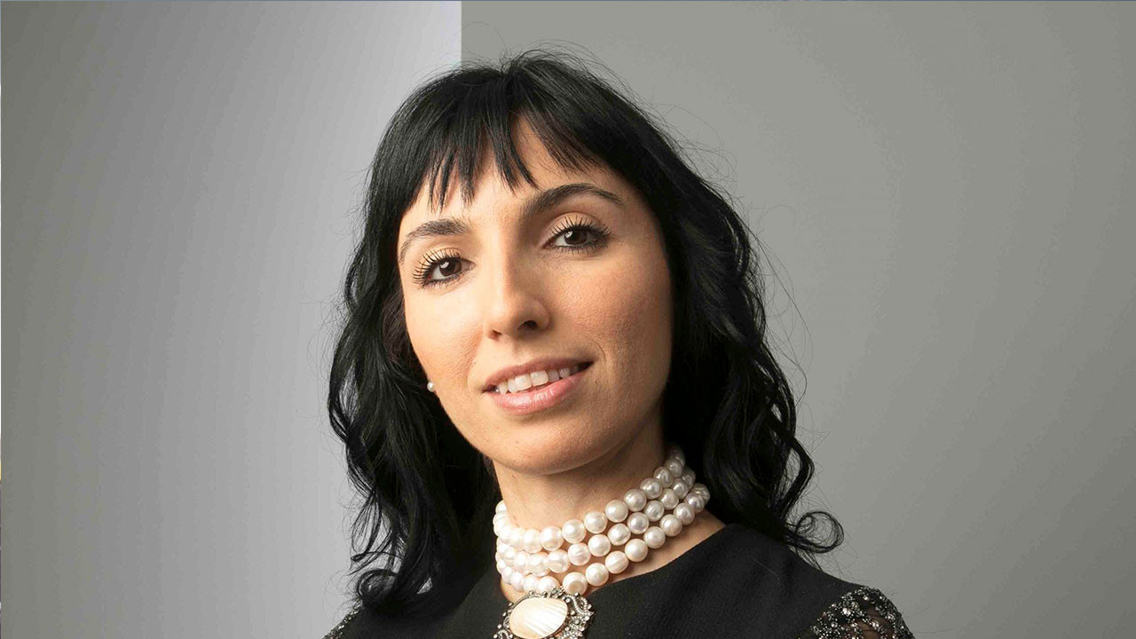 “Müthiş Türk Kızı” ‘Finansın Merkezi’nden DÜNYA’ya bildirecek