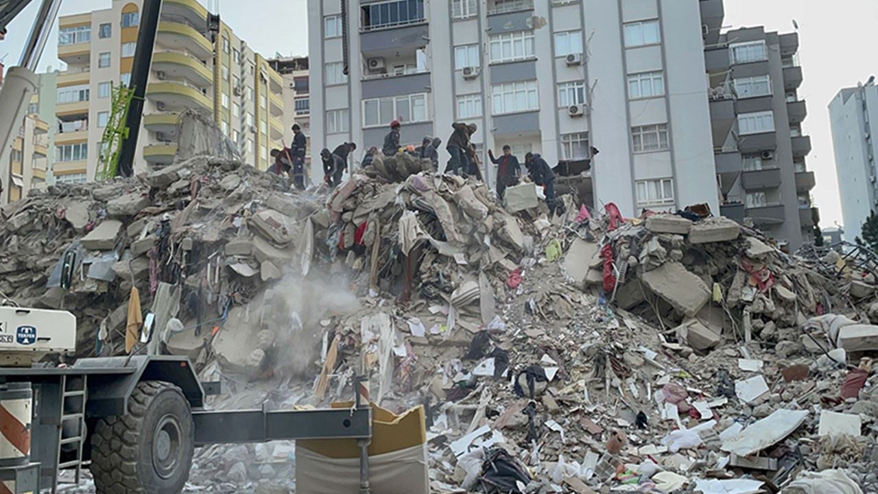 Onlarca kişi ölmüştü: Yalnızca bir kısmı yıkıldı!