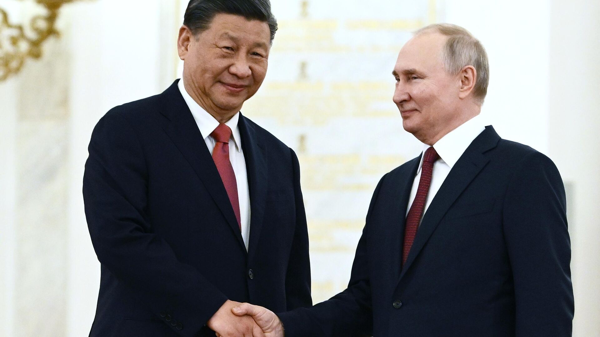 Peskov: Putin ve Şi arasındaki gayri resmi görüşme beklenmedik bir şekilde uzayan etkinlikti